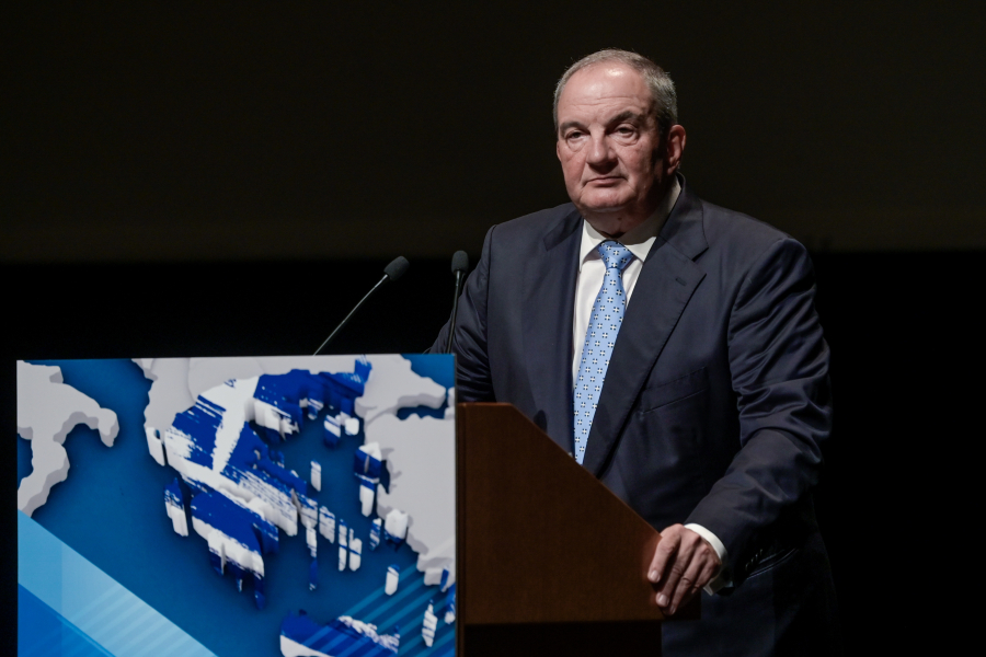 Ηχηρή παρέμβαση Καραμανλή: «Να πέσει άπλετο φως, να ξεκαθαριστεί ποιοι και γιατί ζήτησαν τις παρακολουθήσεις»