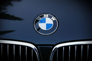 BMW: Παγκόσμια ανάκληση – Κίνδυνος φωτιάς για εκατοντάδες χιλιάδες αυτοκίνητα