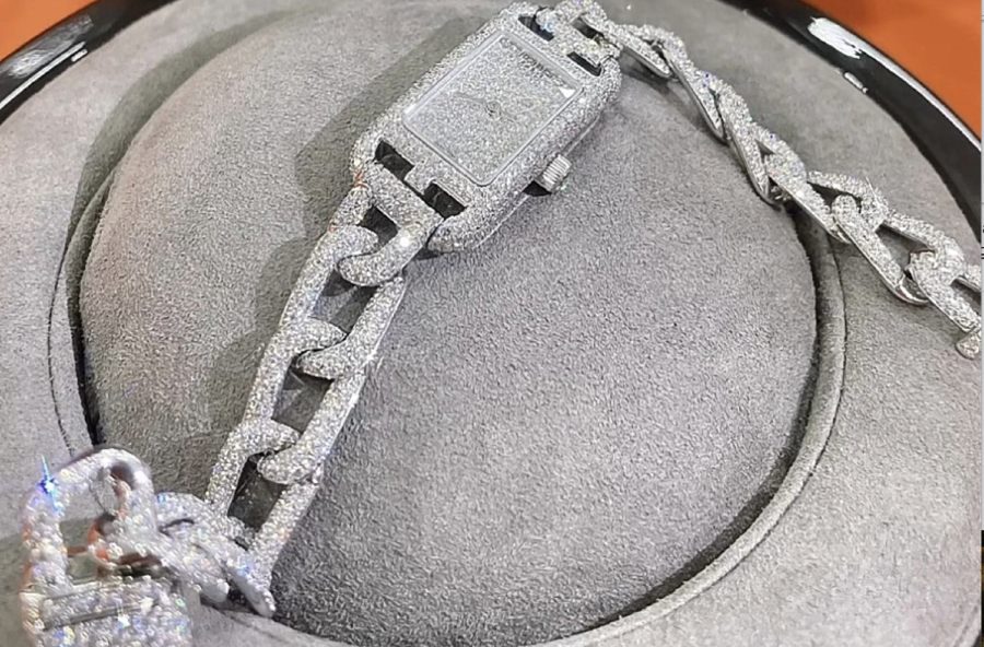 Διάρρηξη «μαμούθ» σε έπαυλη στο Λονδίνο: Άρπαξε κοσμήματα αξίας 12 εκατ. ευρώ σε 19 λεπτά (Εικόνες)