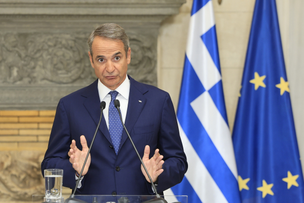 Επιβεβαιώνεται το τηλεφώνημα στο οικονομικό επιτελείο
