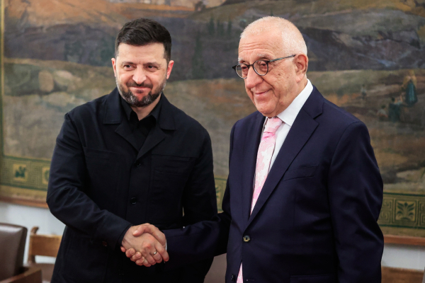 Κακλαμάνης σε Ζελένσκι: Αν η Δύση είχε αντίδρασει διαφορερικά στην Κύπρο, ο Πούτιν θα το είχε σκεφτεί καλύτερα