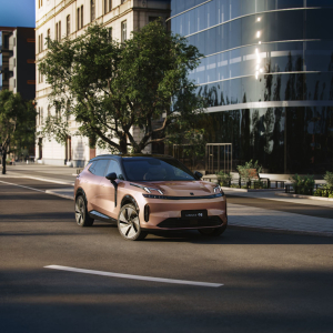 Lynk &amp; Co 08: Plug in Hybrid με αυτονομία 200 km και γρήγορη φόρτιση DC