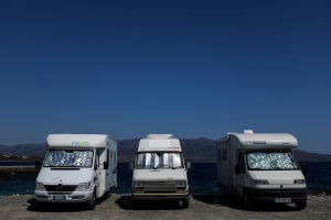 Αυτοκινούμενα τροχόσπιτα: Ανοιχτό το υπ. Τουρισμού για ειδικούς χώρους προσωρινής στάθμευσης