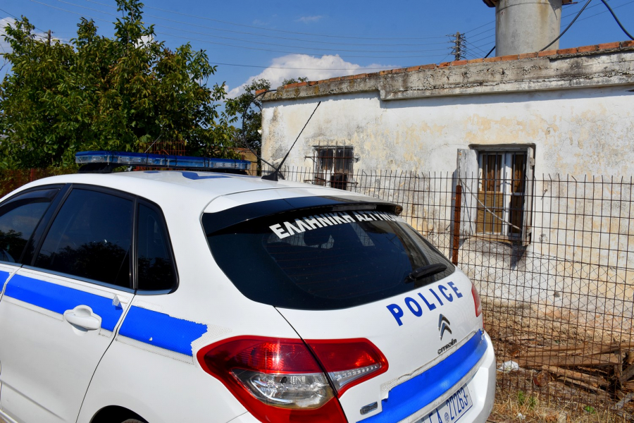Θρίλερ στη Φθιώτιδα: Βρέθηκε νεκρός άνδρας σε χωράφι κοντά στο σπίτι του