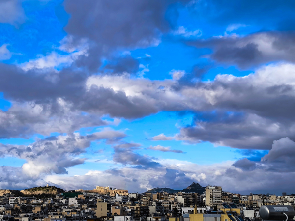 Αίθριος ο καιρός σήμερα - Τοπικές βροχές και καταιγίδες