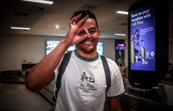 Εμμανουήλ Καραλής: Επέστρεψε στην Ελλάδα - Το πρώτο του μήνυμα (βίντεο)