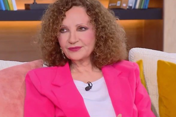 Γλυκερία: «Δεν μ’ αρέσουν τα μεγαλεία, μ’ αρέσει να δίνω αυτό που εισπράττω» (Βίντεο)