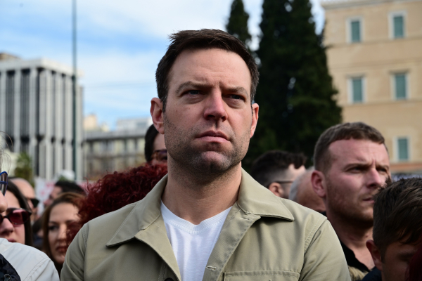 Κασσελάκης: Ανήξερος και αλάθητος ο Μητσοτάκης - Παραίτηση της κυβέρνησης τώρα