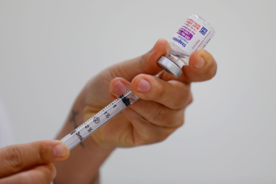 Η AstraZeneca αποσύρει όλα τα εμβόλιά της παγκοσμίως, μετά την παραδοχή ότι προκαλούν παρενέργειες