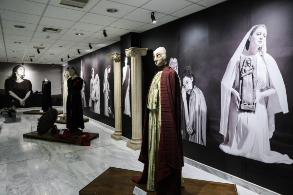 Εγκαίνια στο μουσείο «Άννα Συνοδινού» με ομιλίες Τασούλα και Παυλόπουλου