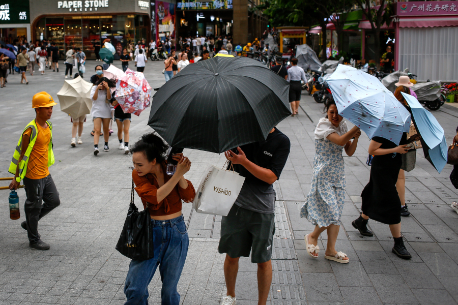 Ο χαοτικός τυφώνας Σάολα προκαλεί μπλακ άουτ στο Χονγκ Κονγκ