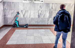 Απείλησαν με όπλο επιβάτες στο μετρό: Μάστιγα οι κλοπές στα Μέσα Μεταφοράς (βίντεο)