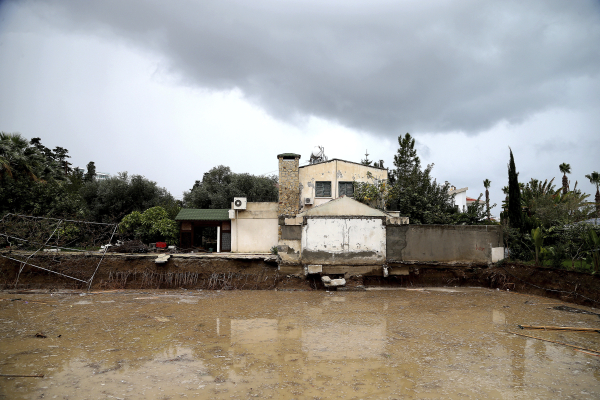 Τεράστιες ζημιές από την κακοκαιρία στην Κύπρο - Πλημμύρες, κατολισθήσεις και διακοπές ρεύματος (Βίντεο)