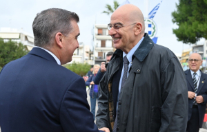 Στην τελετή αποκαλυπτηρίων του ανδριάντα του Καποδίστρια ο Δένδιας