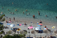 Προστασία από πνιγμό: Τι προτείνουν οι ειδικοί για ασφαλές μπάνιο στη θάλασσα