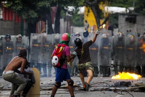 Βενεζουέλα: Κάλεσμα για αποκλεισμό των δρόμων την Κυριακή
