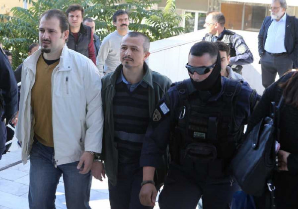 Η Τουρκία ζητάει τη συμβολή της Interpol για τη σύλληψη και έκδοση των "8"