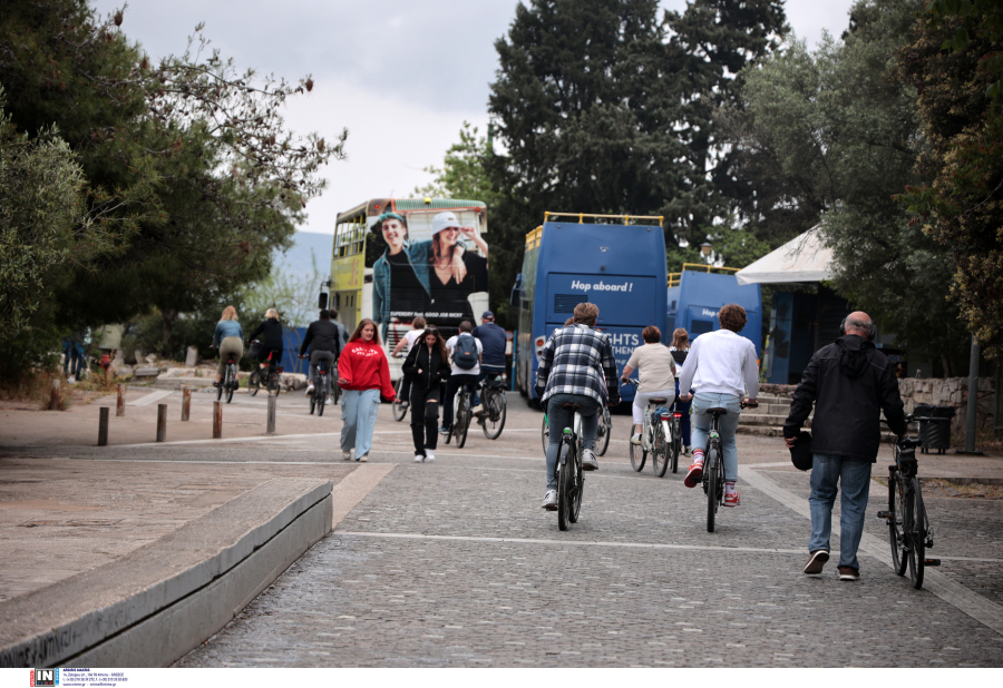 Αργίες 2023: Τα τριήμερα της νέας χρονιάς, πότε πέφτουν Απόκριες και Πάσχα