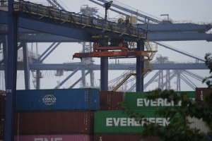 Σύγκρουση ΗΠΑ - Κίνας για το λιμάνι του Πειραιά - Οι αντιδράσεις για τις παρεμβάσεις Γκίλφοϊλ, η Ελευσίνα και η αμηχανία της Αθήνας