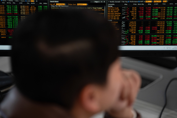 Ξεπερνά τα 107 δολάρια το Μπρεντ εν μέσω της γεωπολιτικής κρίσης στον Περσικό Κόλπο