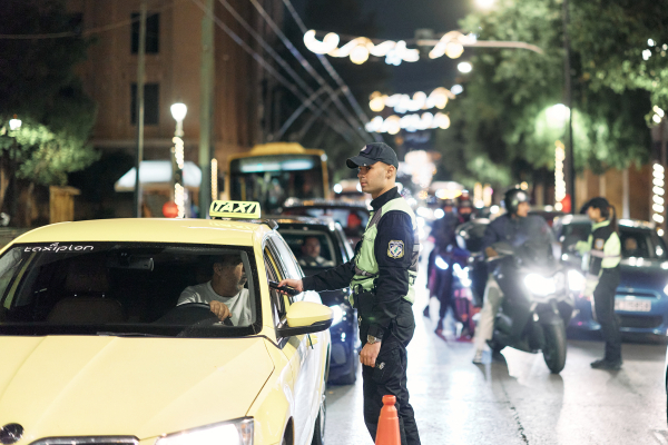 «Σαφάρι» ελέγχων από την Τροχαία την παραμονή Χριστουγέννων - 87 παραβάτες σε 6.000 αλκοτέστ