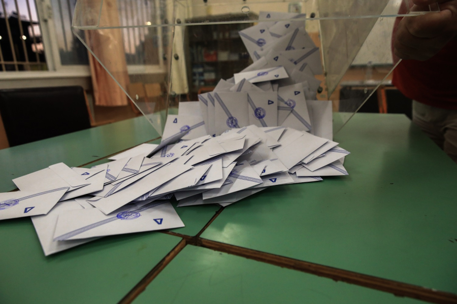 Επιστολική ψήφος: «Δεν θα σταματήσουμε την προσπάθεια για διευκόλυνση της άσκησης του εκλογικού δικαιώματος» λέει η Κεραμέως
