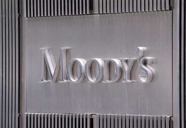 Πρώτη υποβάθμιση από τη Moody's για τη Βρετανία