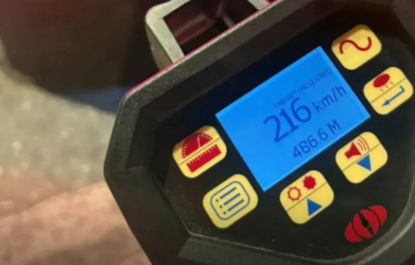 Λεωφόρος Βουλιαγμένης: Συνελήφθη γνωστός επιχειρηματίας που έτρεχε με 216 χλμ.