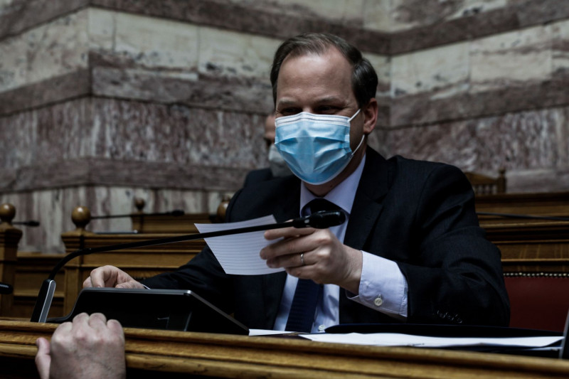 Καραμανλής: «Τους επόμενους 18 μήνες θα έχουμε τα καινούρια λεωφορεία»