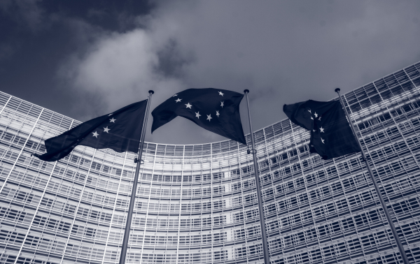 Εαρινές προβλέψεις της Κομισιόν: Επιβράδυνση και εκτόξευση πληθωρισμού για την οικονομία της ΕΕ