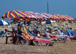 Στην παραλία... δωρεάν με λεωφορείο του δήμου Αλίμου