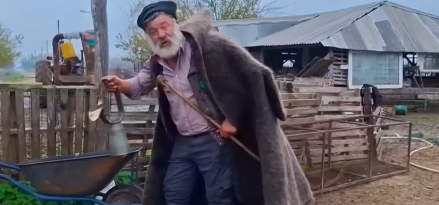 Ξεσπά σε κλάματα κτηνοτρόφος που χάνει 450 πρόβατα λόγω ευλογιάς - «Είναι σαν να μας σκοτώνουν τα παιδιά» (Βίντεο)