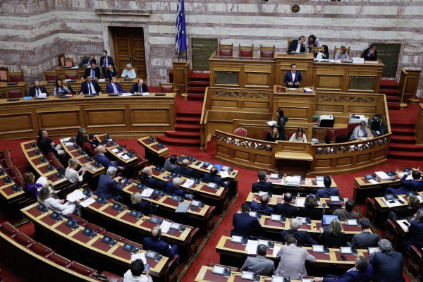 Εμπλοκή στην προανακριτική για Novartis - Ολομέτωπη επίθεση ΣΥΡΙΖΑ στον Πρόεδρο της Βουλής