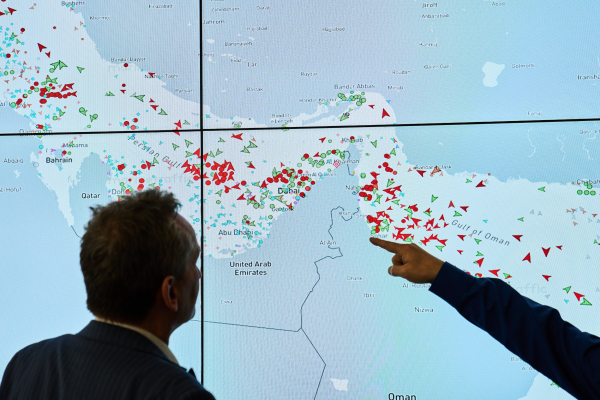 Εκατέρωθεν απειλές Τραμπ - Φρουρών για τα Στενά του Ορμούζ