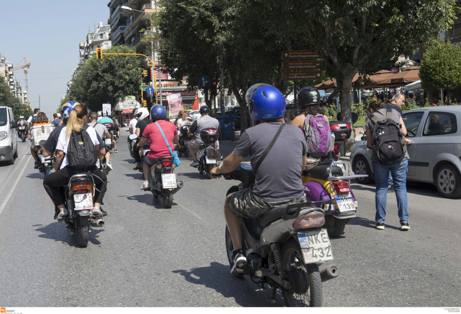 Backlash Grows Over Greece's Proposed Ban on Fuel Sales to Helmetless Riders