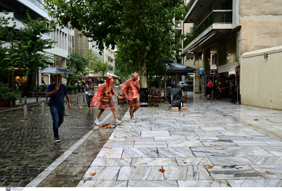 Καπραβέλος: «Μαζί με τα ανταμώματα ο κορονοϊός έκανε το μεγαλύτερο... πανηγύρι»