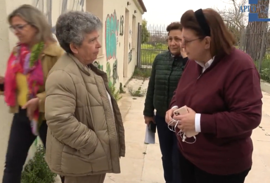 Έξαλλη η Μενδώνη στην Αργολίδα: «Έχετε πάρει εκατομμύρια, σε παρακαλώ…» (Βίντεο)