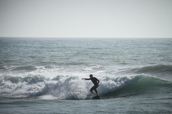 Ώρες αγωνίας για τον σέρφερ στην Πάρο, αγνοείται δύο ημέρες