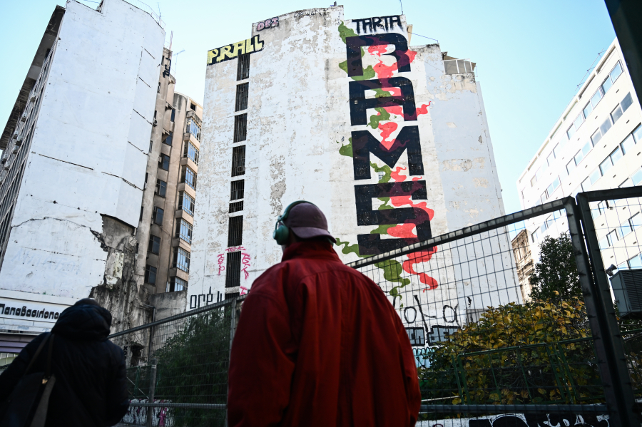 Safety Risks Emerge as Majority of Greek Buildings Age Past 40 Years