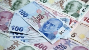 Σε νέο χαμηλό επίπεδο-ρεκόρ υποχώρησε η τουρκική λίρα