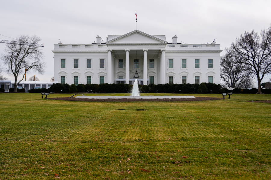 Επιμένει ο Τραμπ: «Στρατηγικά σημαντική η Γροιλανδία για τις ΗΠΑ» - Η απάντηση του Λευκού Οίκου στους Ευρωπαίους