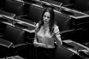 Αχτσιόγλου: Δεν είναι καζίνο το ασφαλιστικό - H κυβέρνηση να σταματήσει τα παιχνίδια με τους κόπους του ελληνικού λαού