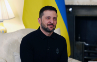 Νέα επίθεση σε Ζελένσκι από την πλευρά Τραμπ: Ίσως πρέπει να φύγει από πρόεδρος