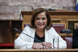 Η Μπακογιάννη στήριξε τον Μηταράκη που το Μαξίμου «άδειασε»: Σωστή η κατάργηση της πανεπιστημιακής αστυνομίας