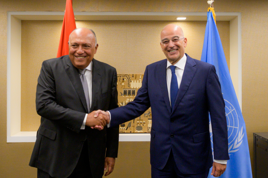 Μήνυμα Δένδια από Κάιρο: Η Τουρκία προσπαθεί να εκμεταλλευτεί την ταραχώδη κατάσταση στην Λιβύη.