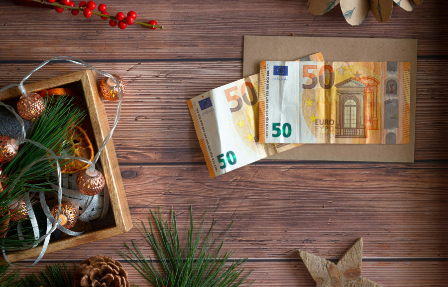 Δώρο Χριστουγέννων: Πώς υπολογίζεται σε εργαζομένους και ανέργους - Πότε καταβάλλεται