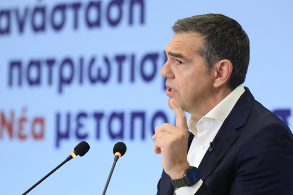 Συγκροτεί κυβερνητική ομάδα, κόβει τις επιθέσεις στο ΠΑΣΟΚ, «στροφή αριστερά» με το Προγραμματικό Συνέδριο