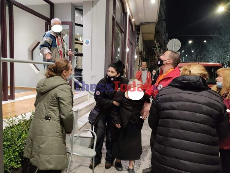 Τύρναβος: Εκκενώνεται ξενοδοχείο που διέμεναν σεισμοπαθείς μετά το νέο ισχυρό σεισμό (pic&vid)