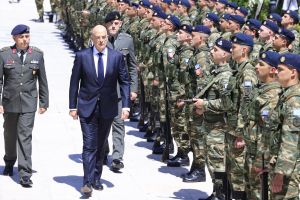 Δένδιας για τις πρώτες εθελόντριες νεοσύλλεκτες: «Οι ΕΔ γίνονται πιο ισχυρές»