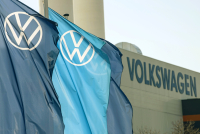 Πλήγμα 5,11 δισ. ευρώ προκαλεί στην VW η αποχώρηση της Porsche από τα ηλεκτρικά οχήματα